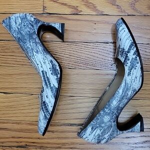 John Fluevog Big Presence Desmond snake print pump W6.5